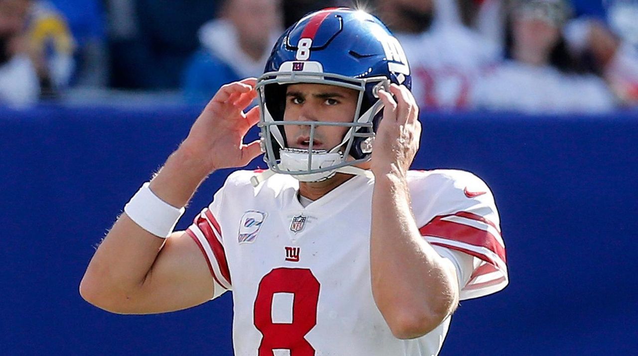 Frustrated' Daniel Jones off the mark in Giants' loss - ABC7 New York