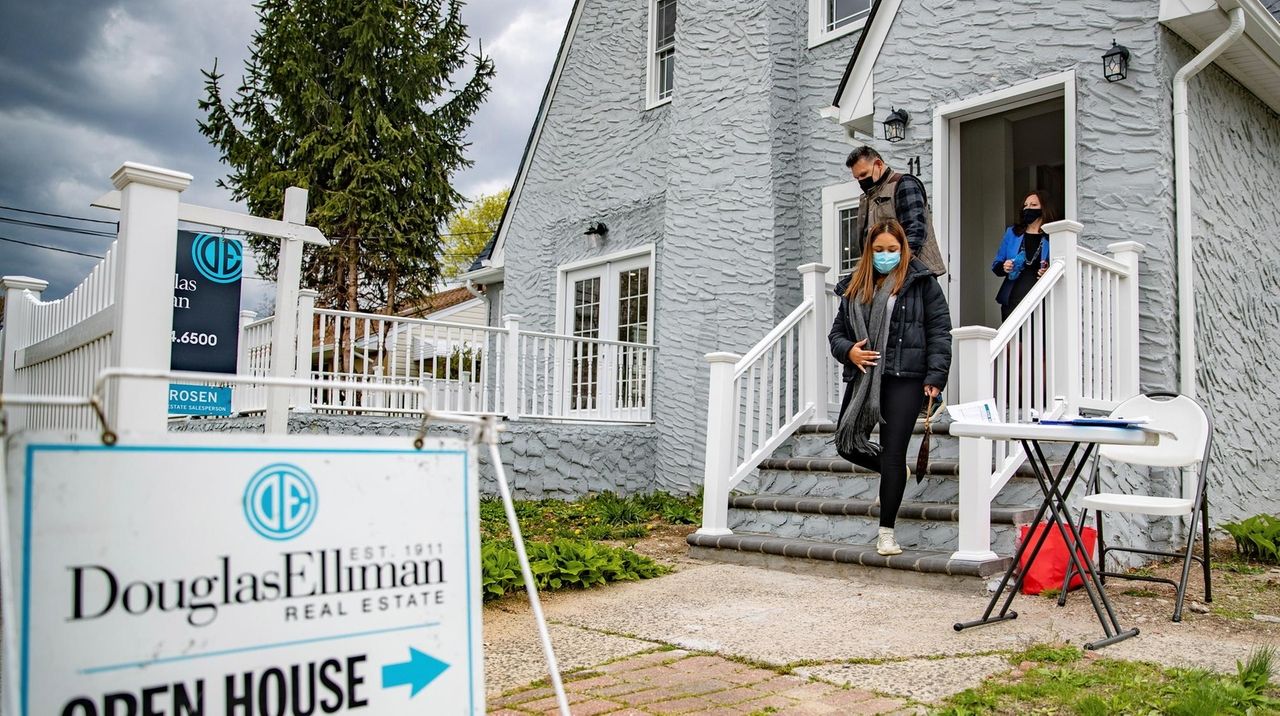 Long Island home prices hit record highs as listings dwindle to a 2