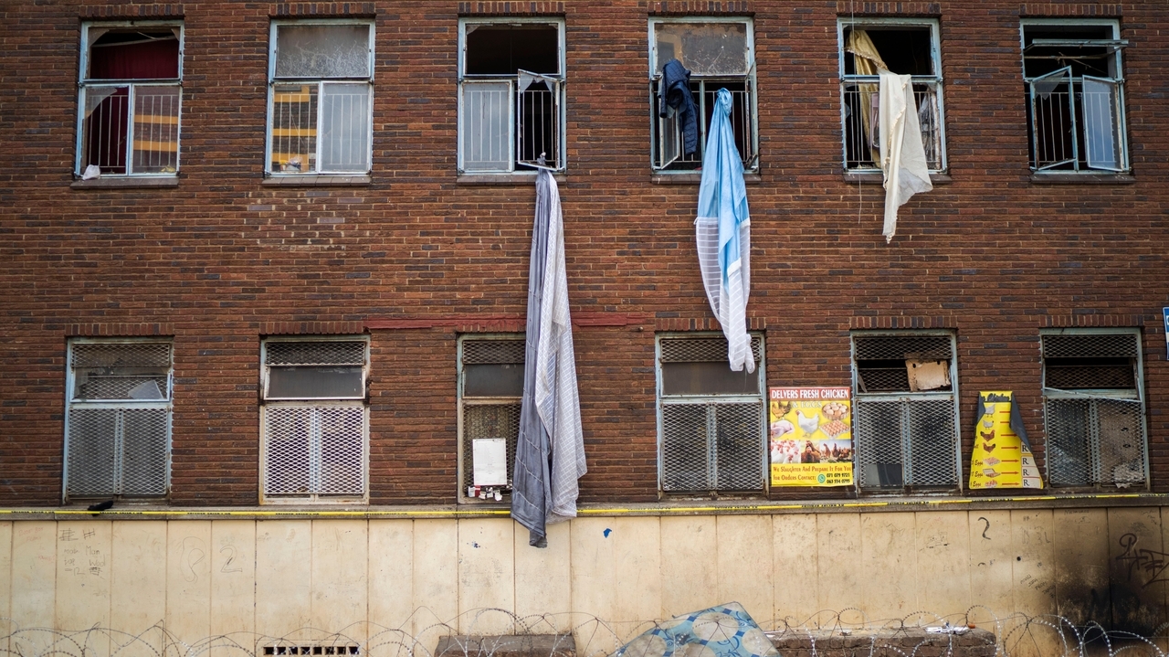 Death toll from Johannesburg fire rises to 76 as city turns to tough job of identifying victims - Vimarsana News