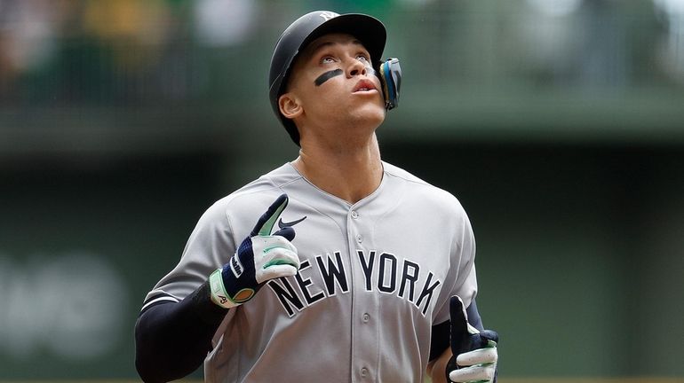 Aaron Judge hits two HRs to reach 59 on the year, edges closer to