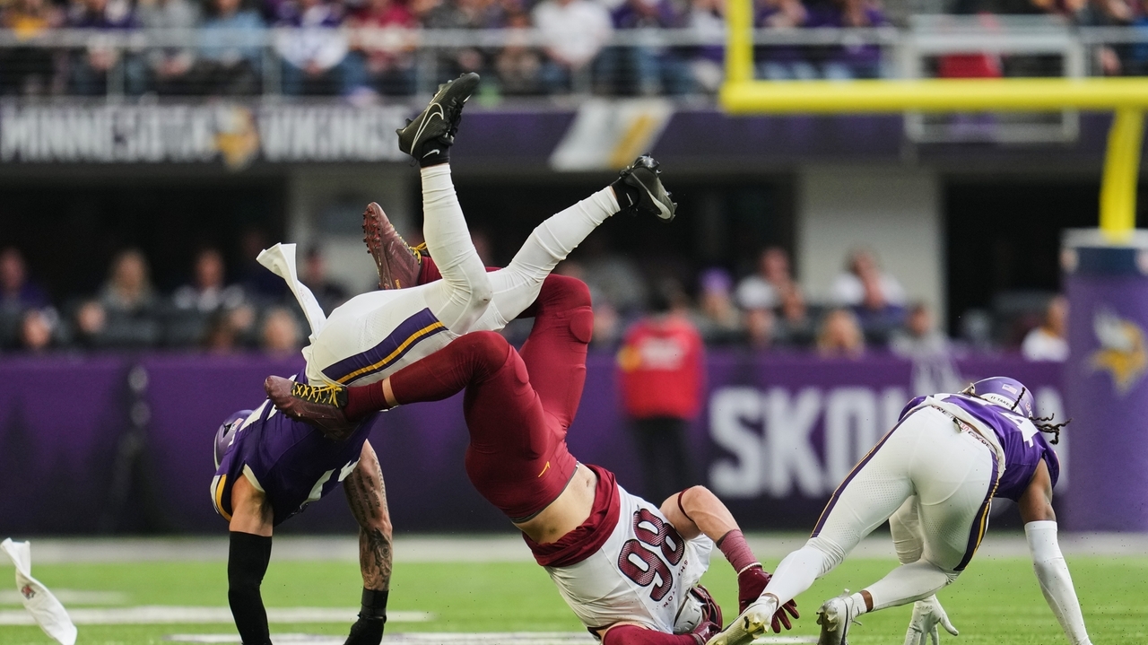Commanders fear torn ACL for tight end Zach Ertz, lament loss of ...