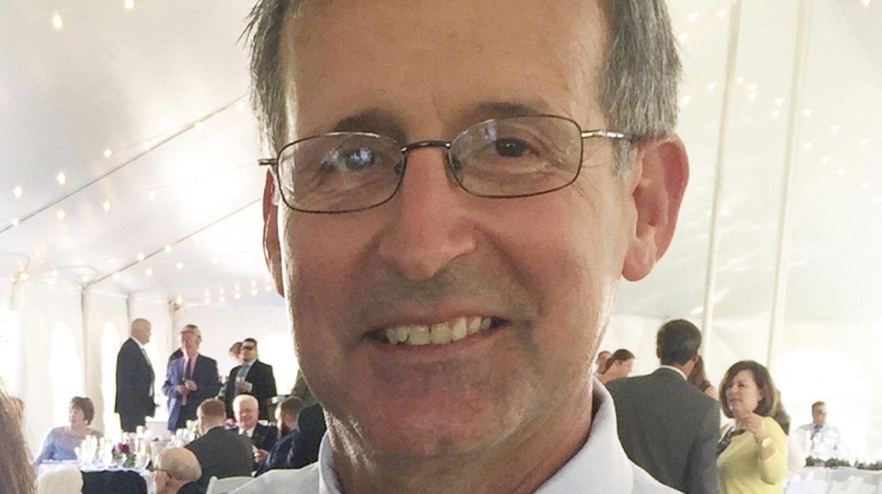 Bob Higgins, St. Anthony's assistant track coach, dies at 57 Newsday