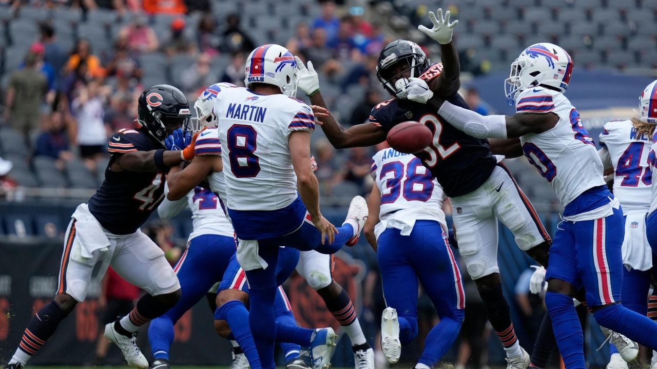 Josh Allen throws for a TD, runs for another as the Bills rout the  Commanders 37-3