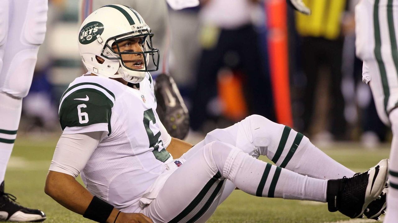 Bart Scott expects Mark Sanchez to become one of NFL's top 10 quarterbacks  