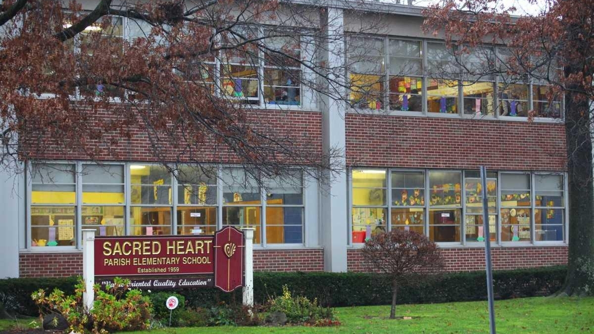 Sacred Heart Elementary School Closing Part Of Civic Discussion Newsday