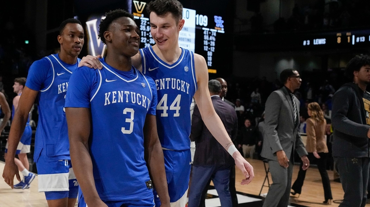 Antonio Reeves leads 6 in double figures as No. 17 Kentucky routs Vandy ...