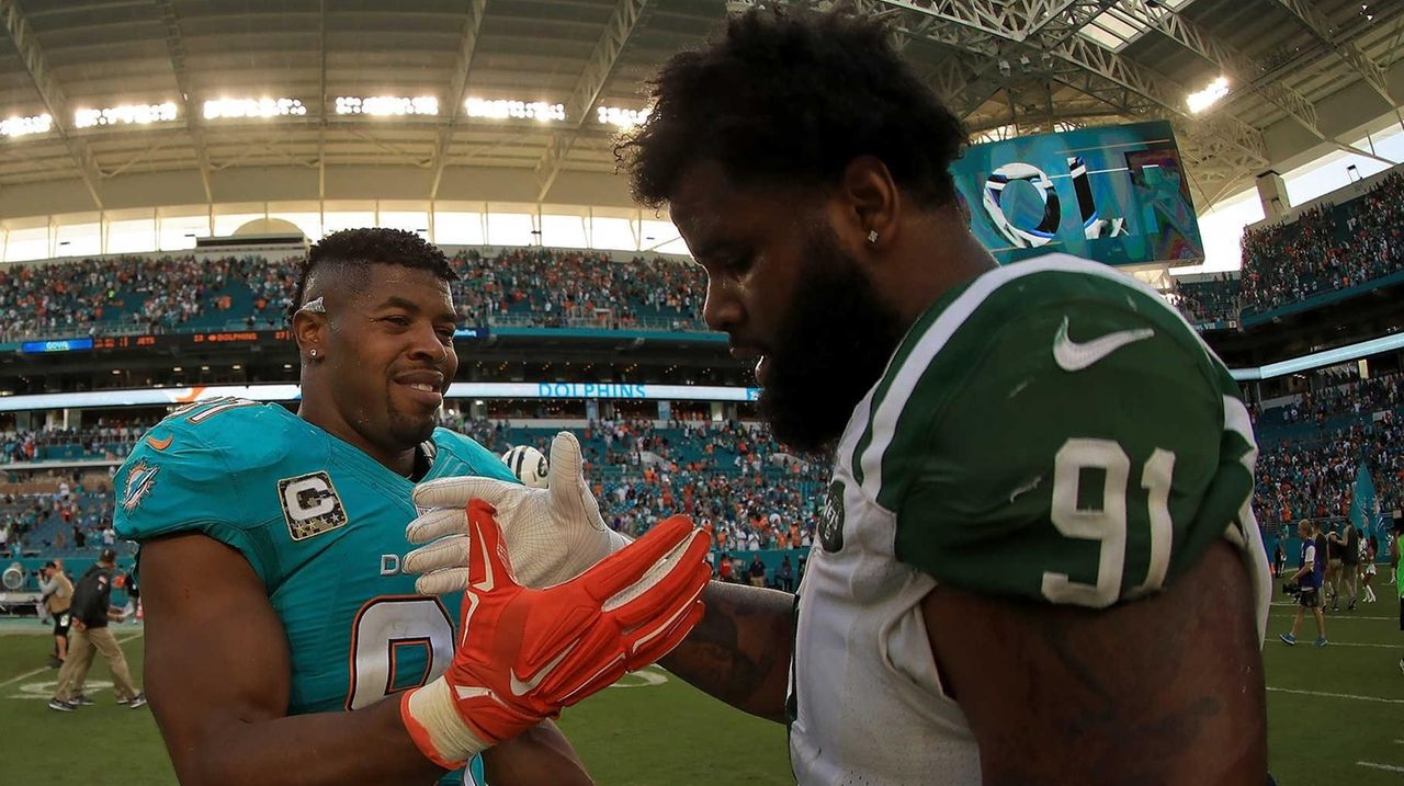 Dolphins Best Jets, 27-23