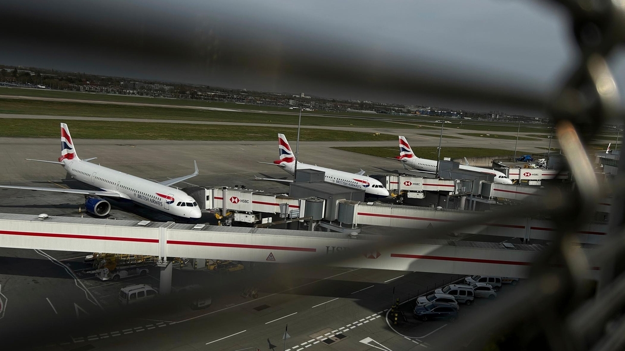 UK air traffic control operator says 'technical issue' briefly caused ...
