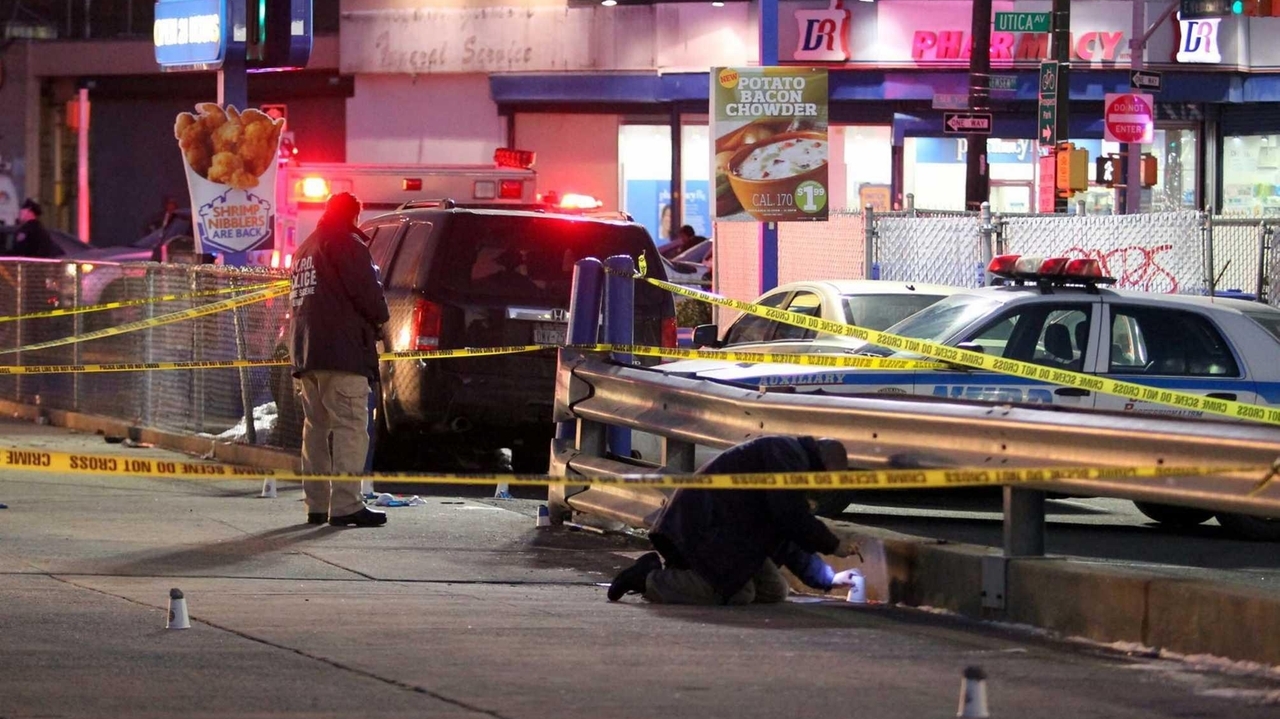 NYPD officer shot in the leg in Brooklyn - Newsday
