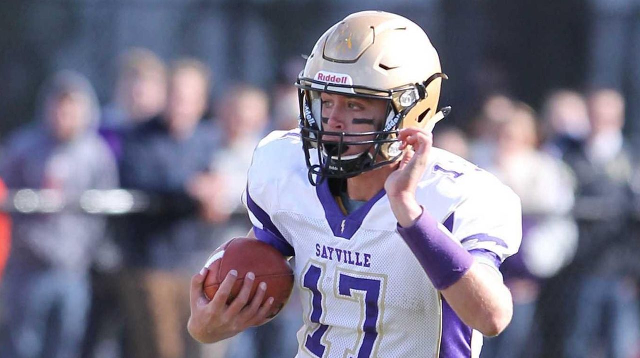 Jack Coan rushes for 309 yards, passes for 140, has five total TDs to lead Sayville past East
