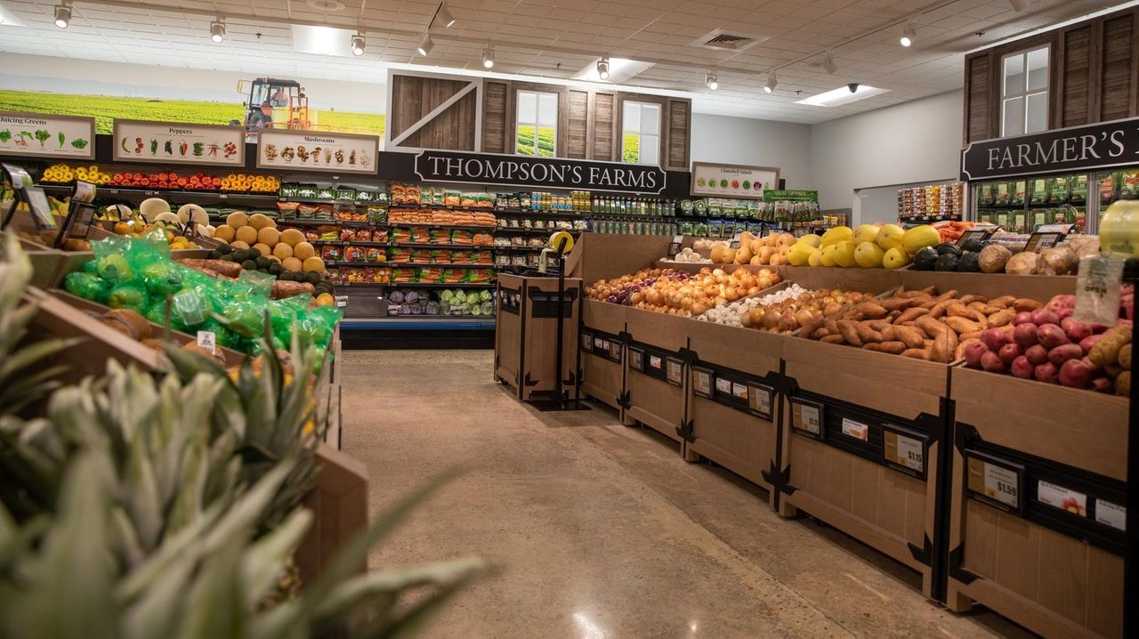 The Fresh Grocer enters New York State today with the opening of its first store on Long Island