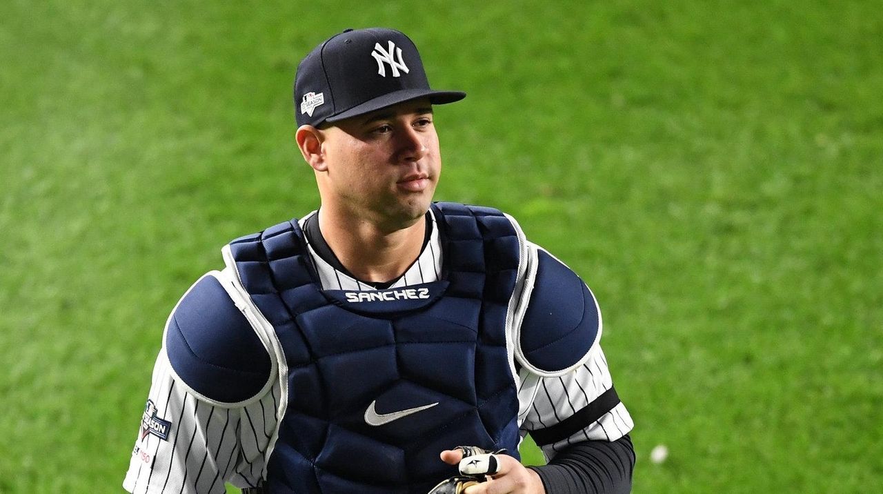 New York Yankees: Gary Sanchez sporting new catching stance in 2020