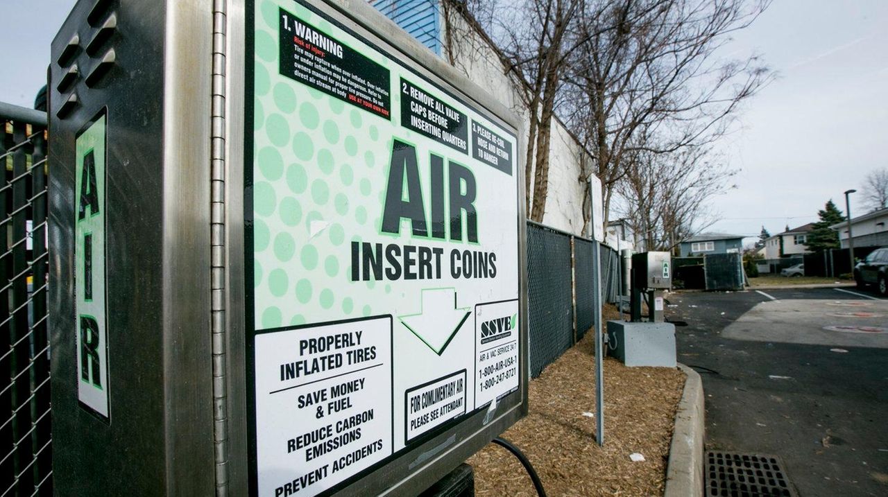 Hempstead to meet on ordinance requiring free air at gas stations Newsday