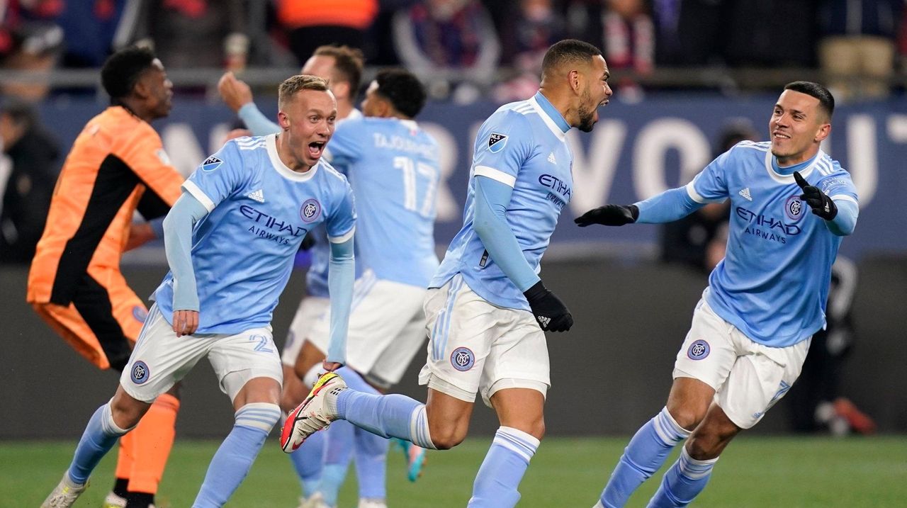 Revolution out of playoffs after losing on penalties to NYCFC