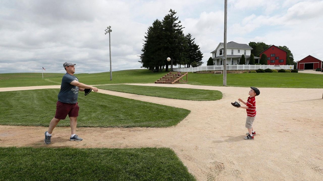 Field of Dreams Game: Yankees vs. White Sox - Newsday