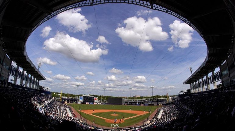 John Sterling, Michael Kay together again to call Yankees game on YES -  Newsday