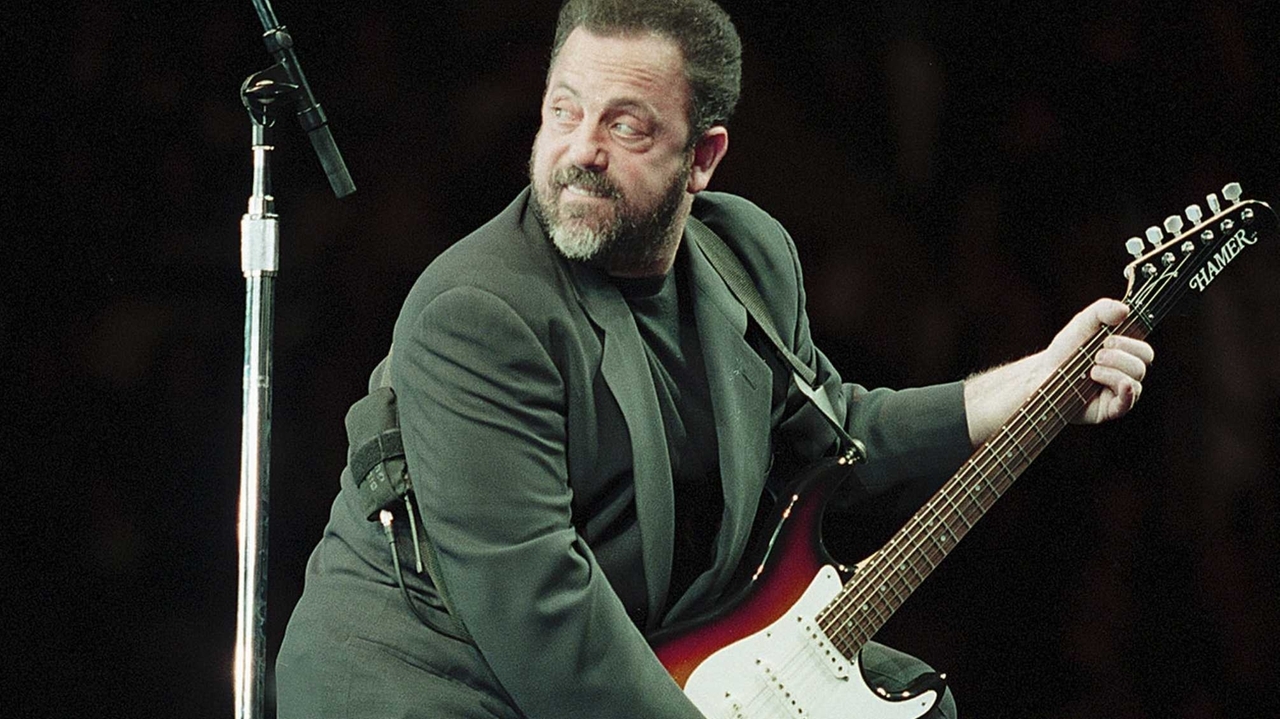 Billy Joel's last studio album, 'River of Dreams,' was released 30 years ago this week - Vimarsana News