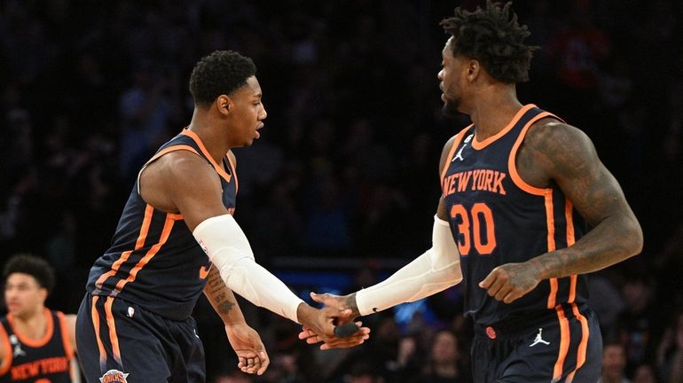 Knicks' RJ Barrett responds to benching with 30 points to top Heat