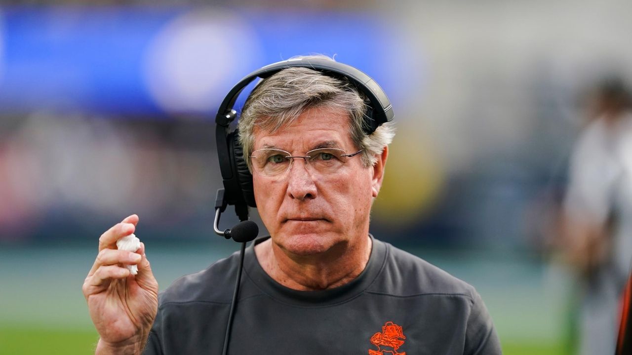 Browns Losing Offensive Line Coach Bill Callahan Who Will Join Son On Titans Staff Ap Source