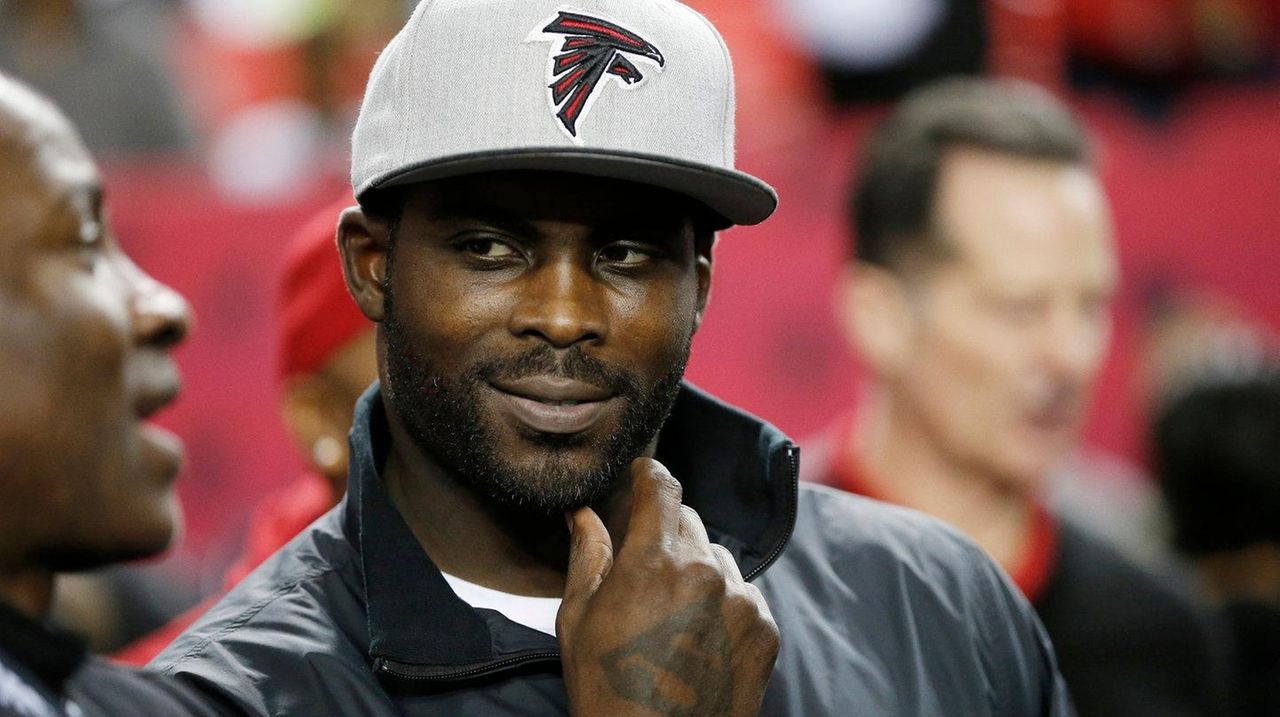 SUPER BOWL: Despite being let go by Falcons, Vick still pulling hard for  them