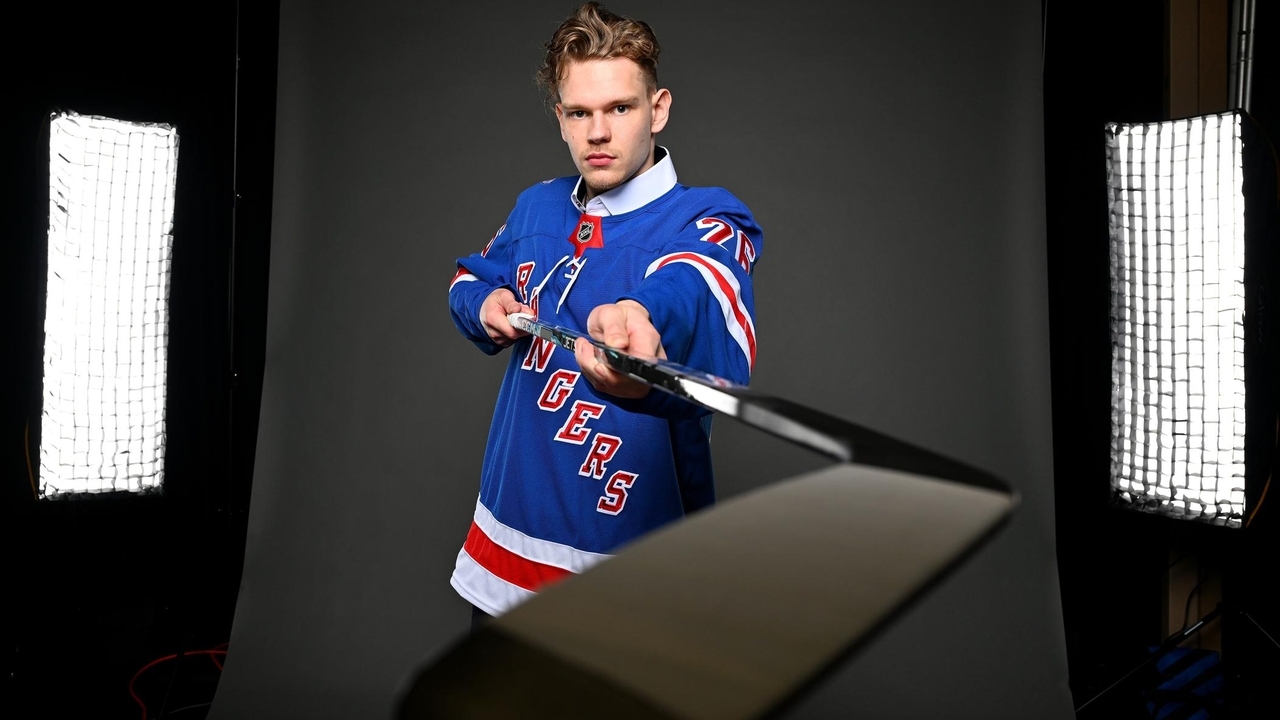 Will Rangers' top draft pick Alberts Smits jump to the NHL this year?