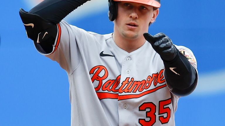 Gibson y Rutschman acercan a los Orioles al título divisional con