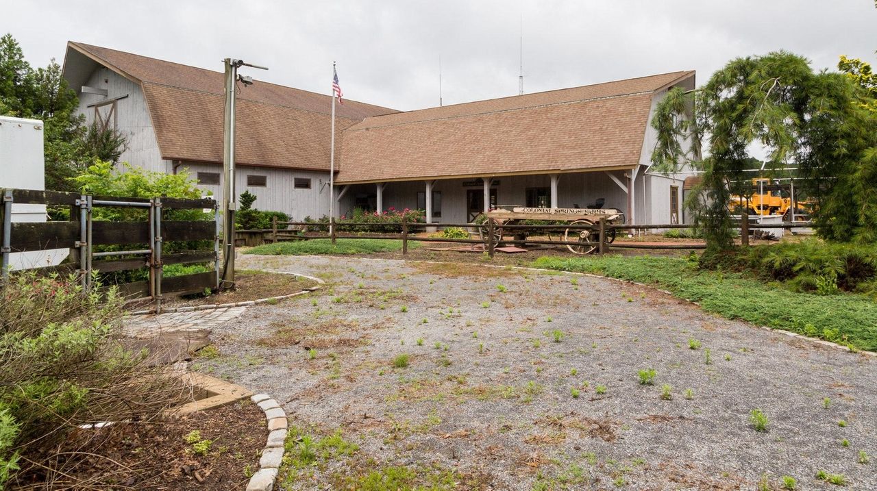 Babylon Town hiring mediator to try to end yearslong dispute over