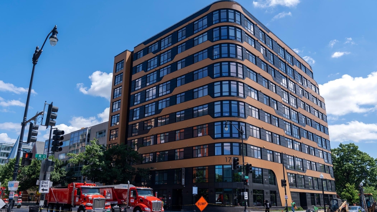Amazon invests $1.4 billion for affordable housing options in regions where it has corporate offices - Vimarsana News