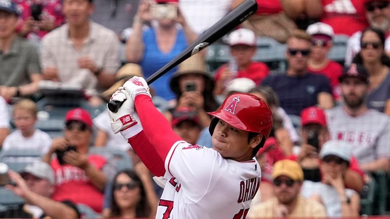 Red-hot Ohtani hits 36th home run as trade talks cool