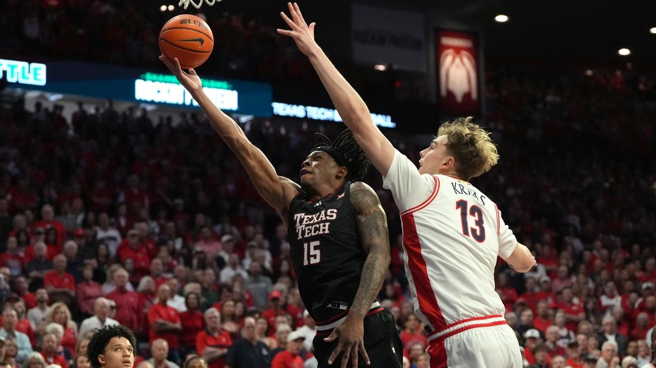 JT Toppin puts on low-post masterclass in No. 16 Texas Tech's OT win over No. 1 Arizona