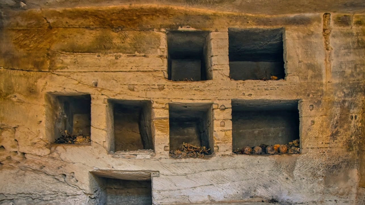 Egypt archaeologists uncover Byzantine city and ancient tombs