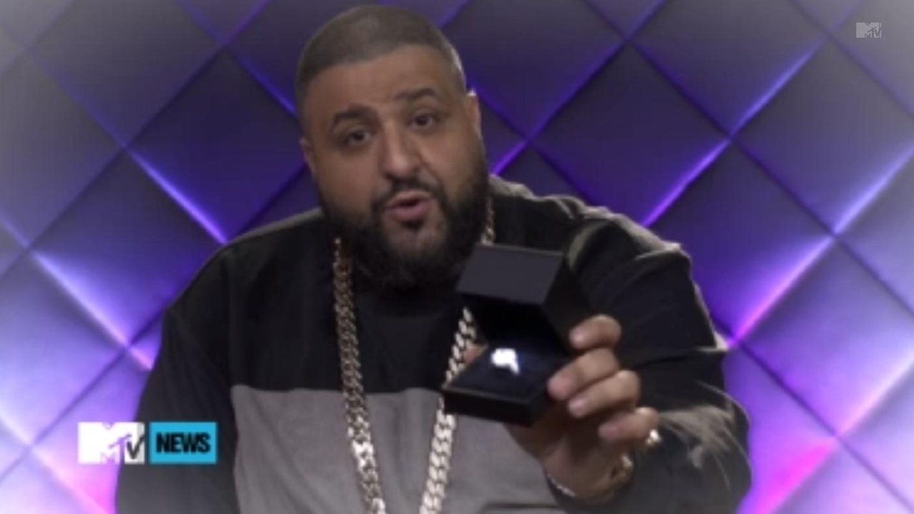 DJ Khaled proposes to Nicki Minaj with 10 karat ring on MTV -- video ...