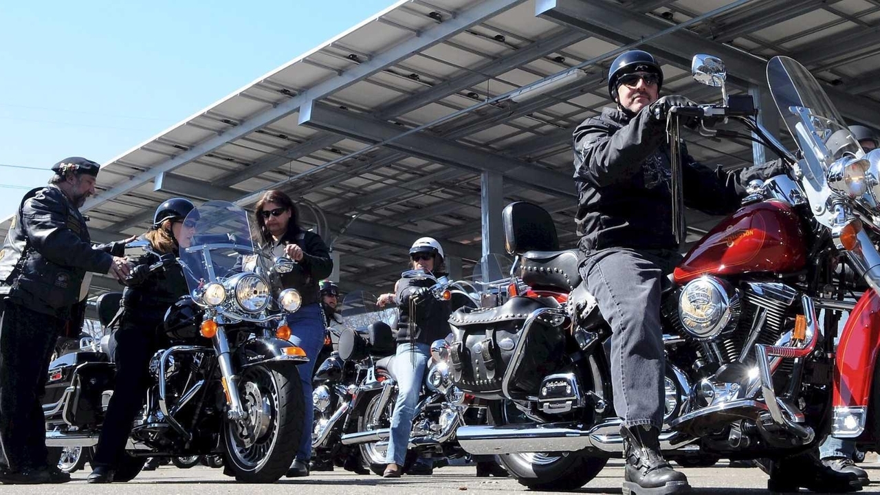 Motorcycle safety rally attracts hundreds in Suffolk - Newsday