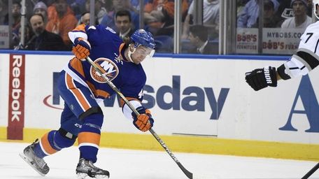 New York Islanders defenseman Calvin de Haan shoots