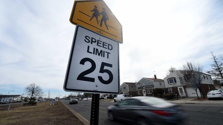 Long Beach Lowers Speed Limit To 25 Mph On Residential Streets Newsday