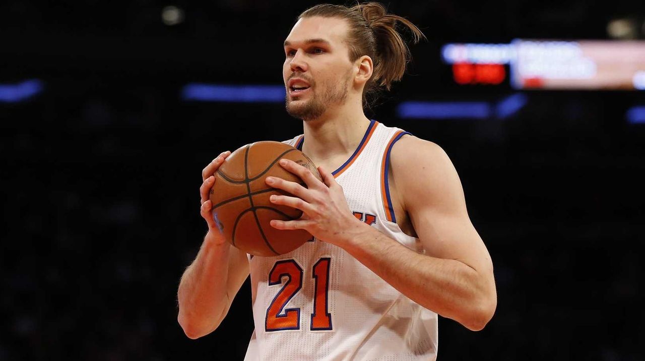 Lou Amundson S Hard Work Pays Off With Return To Knicks Newsday