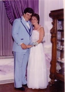 Sporting a robin's egg blue suit, Ernie Fikar