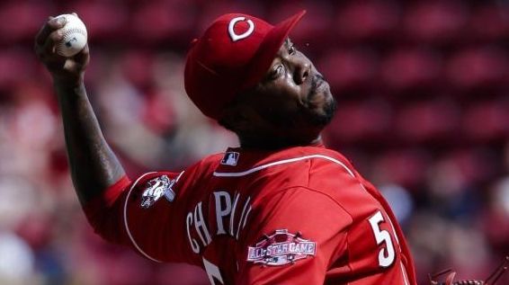 Cincinnati Reds relief pitcher Aroldis Chapman throws in