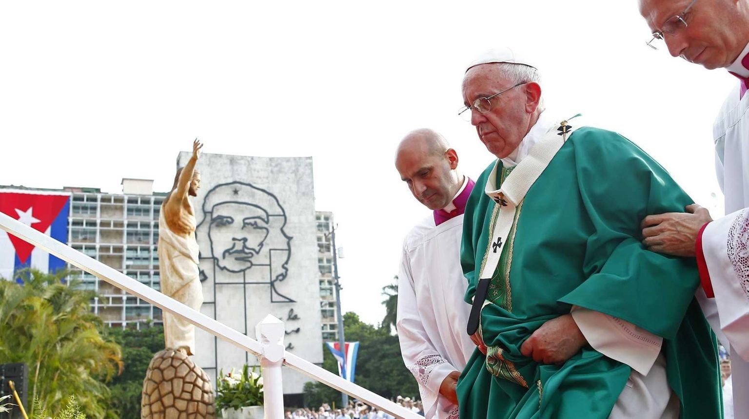 Pope Francis to Cubans: Serve everyone