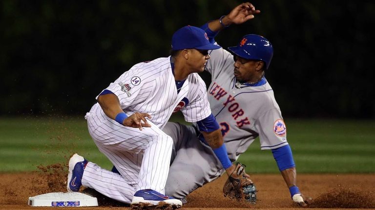 Curtis Granderson of the New York Mets steals