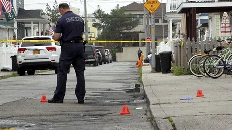 nassau suffolk crimes counties rise gun scene county crime long newsday officers investigate shooting