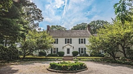 Daniel Gale Sotheby's International Realty