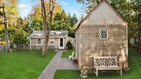 This North Haven home, on the market for