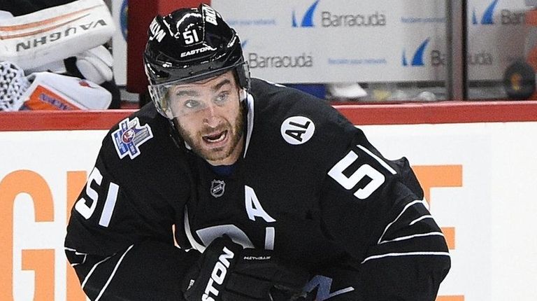 New York Islanders center Frans Nielsen skates