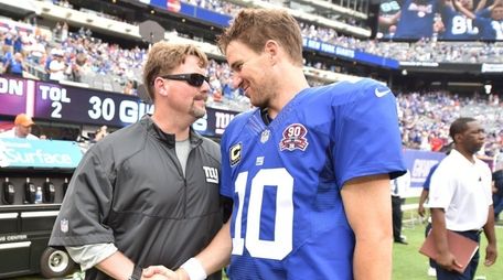 New York Giants quarterback Eli Manning (10)