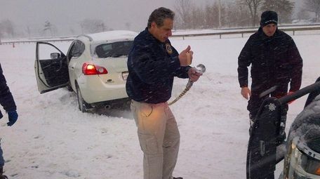 New York Gov. Andrew Cuomo helped a stranded