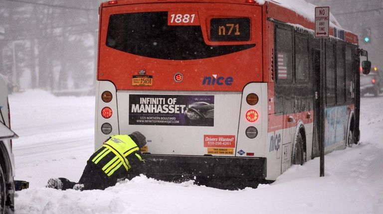 Andrew Cuomo decision to close roads, stop trains not new tactic | Newsday