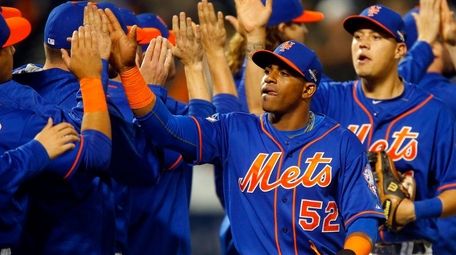Yoenis Cespedes of the New York Mets celebrates