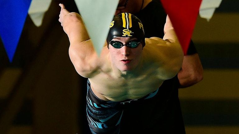 Sean Cannon of St. Anthony's wins championship heat