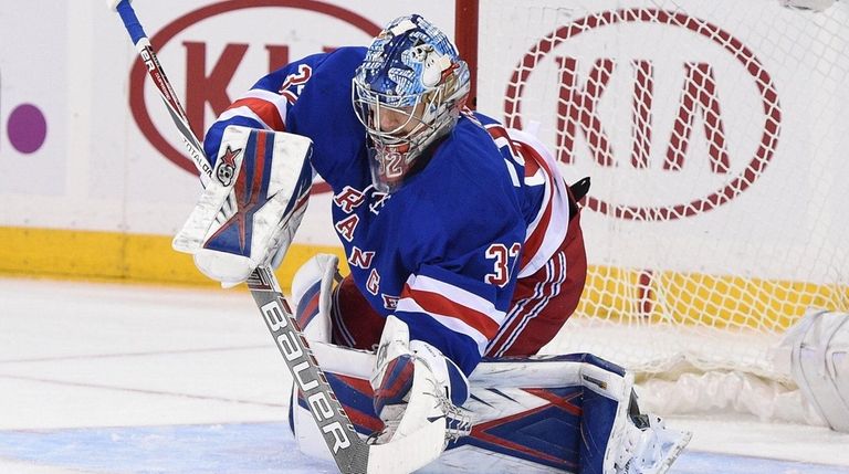 New York Rangers goalie Antti Raanta makes a